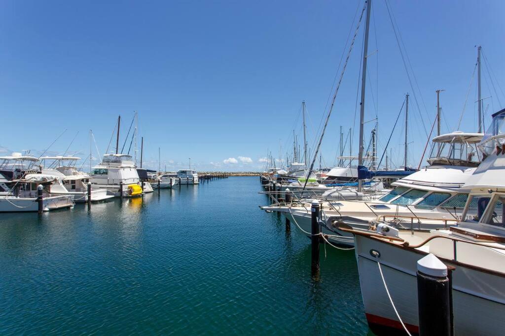 Waterfront Escape On Fishermans Wharf W Ocean View Apartment Fremantle Bagian luar foto